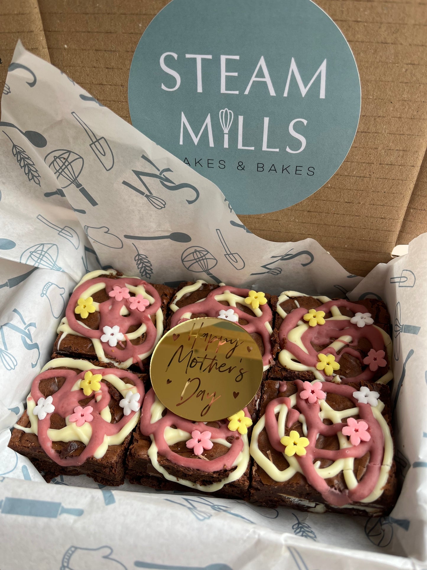 Mother's Day Brownie & Flowers - LOCAL DELIVERY ONLY